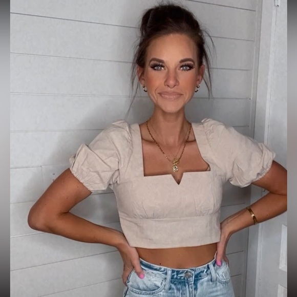 ✨Square Neck Top!- Taupe✨ - Picture 3 of 6